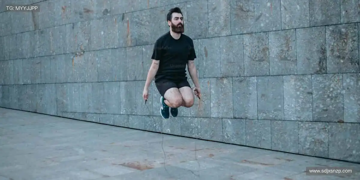 独家视角解读赛事，深度剖析战术精髓🎙️